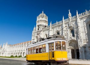 Tram 28 in Portugals Hauptstadt Lissabon