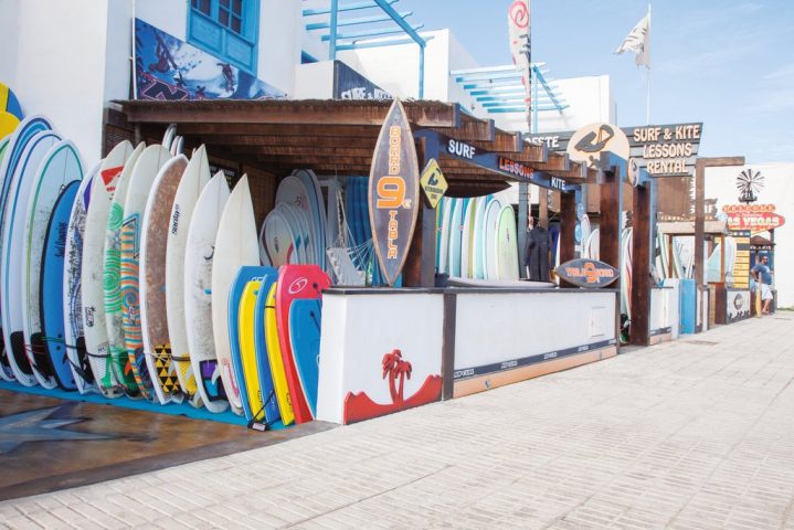 Surfboard Laden in Famara, Lanzarote, Kanarische Inseln