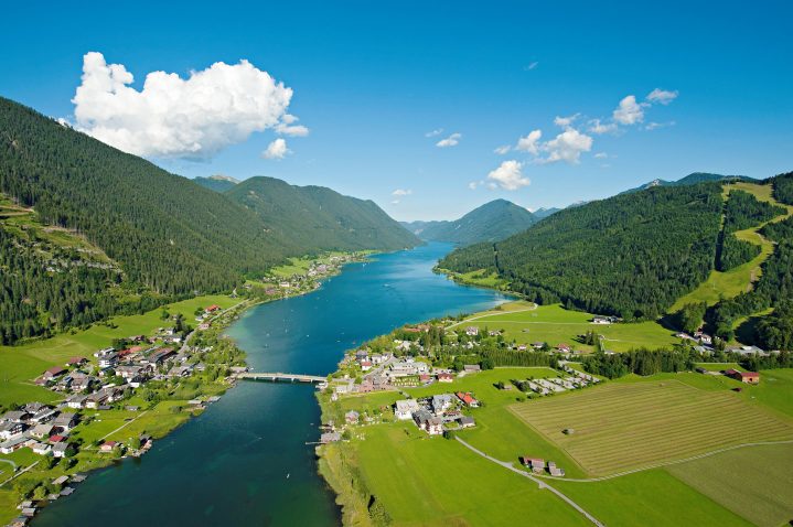 Blick auf den Weissensee in Kärnten, Österreich